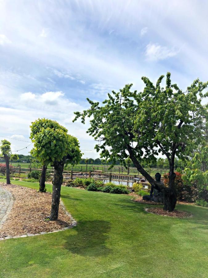 Bed and Breakfast De Worfthoeve Geel Exterior foto